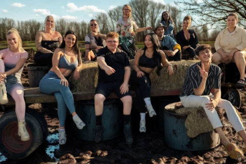Hakken over de Sloot, gepresenteerd door Robbert Rodenburg, brengt pure chaos, drama en hilariteit op Prime Video!