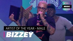 Bizzey: De HipHop Koning die Feestjes en Hits Maakt!