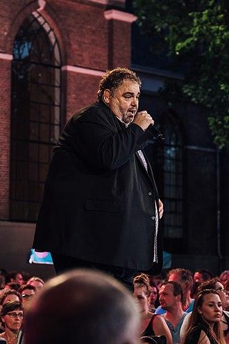 PETER BEENSE: Van feestzanger naar nationale ster