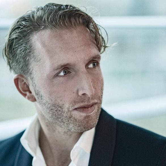 PETER PANNEKOEK: De scherpzinnige comedian met humor