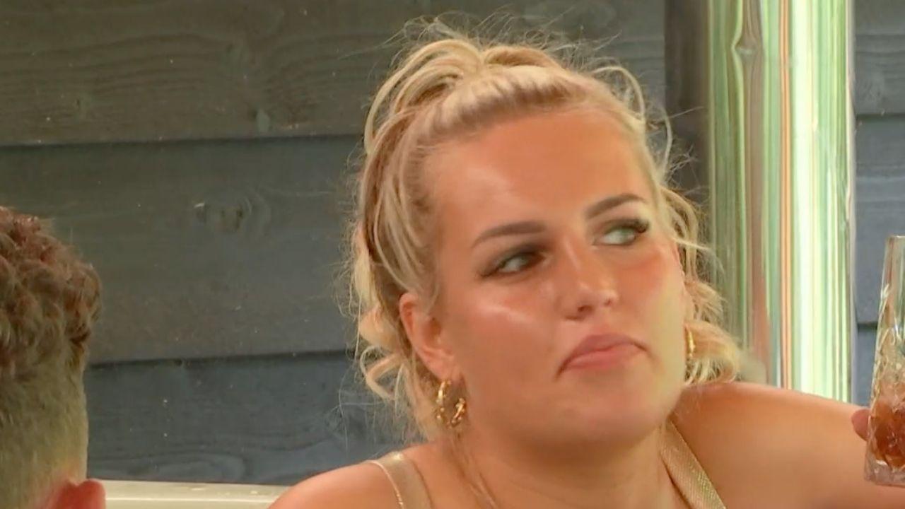 De smerige spelletjes achter de schermen: wie gebruikt wie in deze soap vol glitter en gekonkel